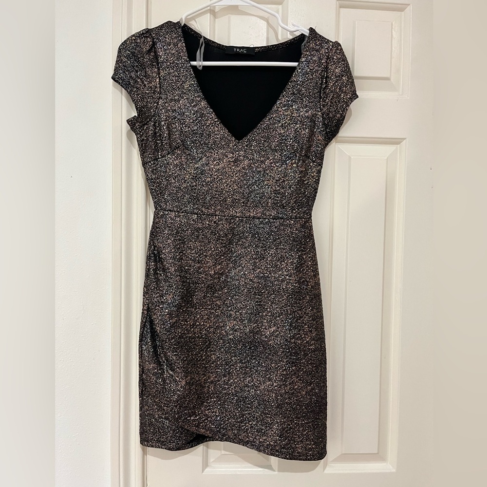 Trac Shimmery Shiny Short Sleeve Mini Dress size medium